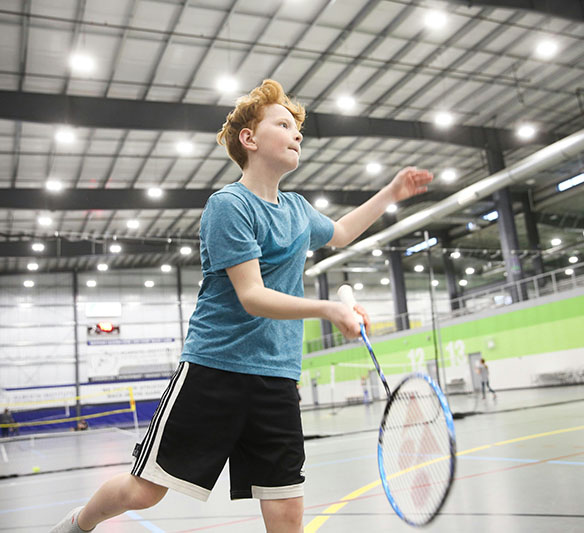 Jeunes joueurs de badminton